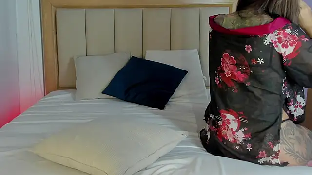 Snapshot of yandracelisofficial chatting on February 2026 10:28:02 PM yandracelisofficial online show from February 2026 10:28:02 PM