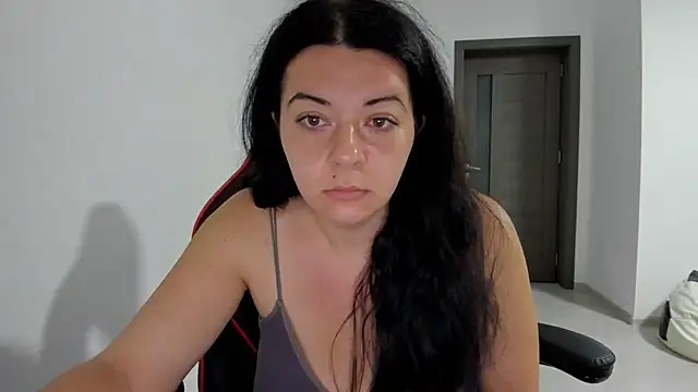 amiraisa11 online show from July 2026 02:47:01 AM