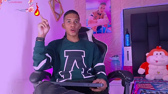 Snapshot of dilan_alfonzo chatting on February 2026 06:52:02 PM dilan alfonzo online show from February 2026 06:52:02 PM