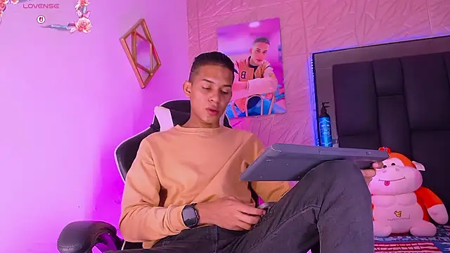 Snapshot of dilan_alfonzo chatting on February 2026 03:17:01 AM dilan alfonzo online show from February 2026 03:17:01 AM