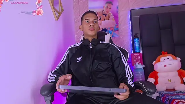 Snapshot of dilan_alfonzo chatting on March 2026 04:08:02 AM dilan alfonzo online show from March 2026 04:08:02 AM