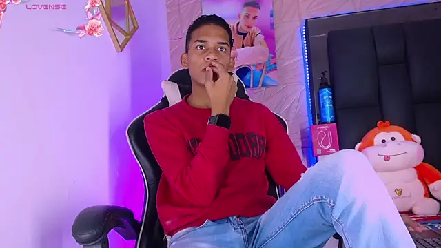 Snapshot of dilan_alfonzo chatting on April 2026 04:46:02 AM dilan alfonzo online show from April 2026 04:46:02 AM