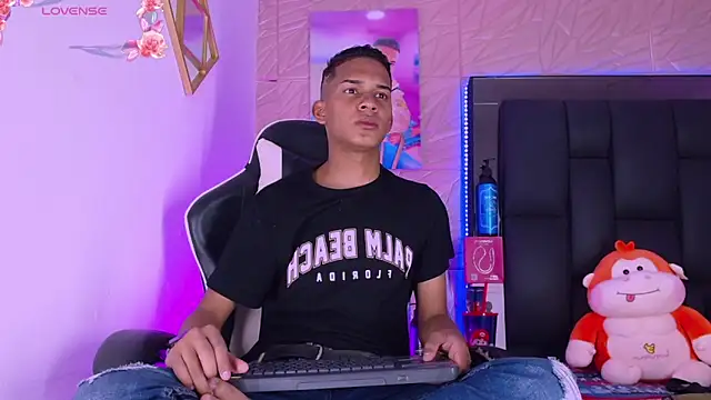 Snapshot of dilan_alfonzo chatting on April 2026 03:58:01 AM dilan alfonzo online show from April 2026 03:58:01 AM