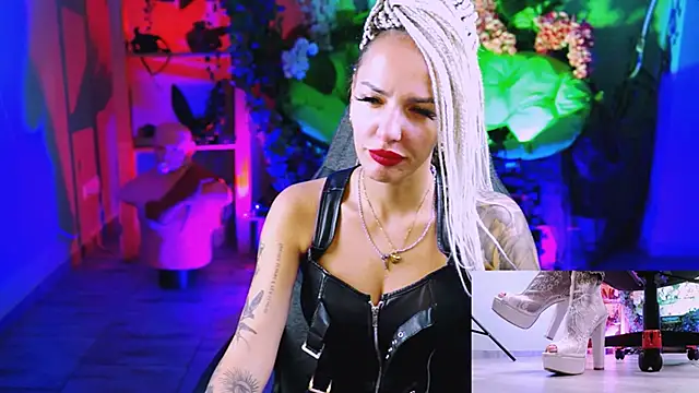 MonicaMaxwel online show from September 2025 11:01:02 AM