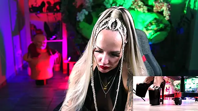 MonicaMaxwel online show from October 2025 11:11:01 AM