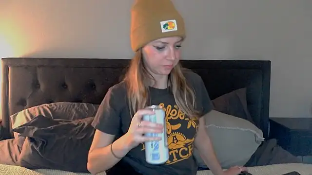 molly witha chance online show from February 2025 04:40:01 AM