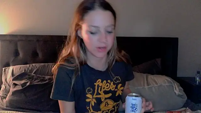 molly witha chance online show from February 2025 09:01:01 AM