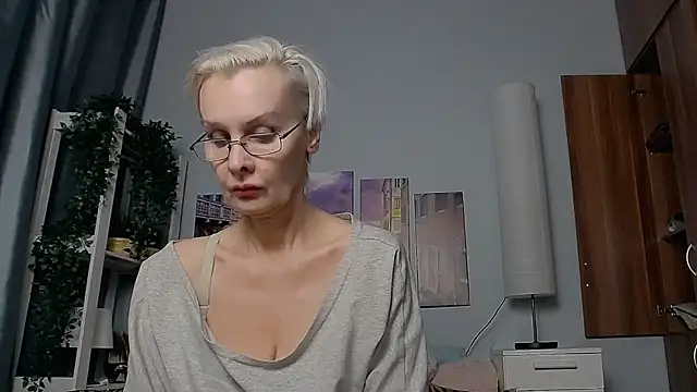 HelgaHimmell online show from January 2025 01:42:01 AM