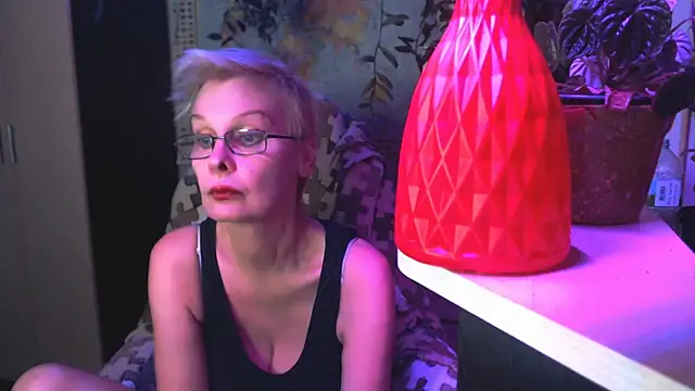 HelgaHimmell online show from April 2026 09:01:02 PM