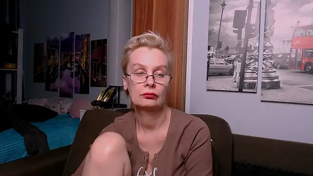 HelgaHimmell online show from April 2026 05:30:01 PM