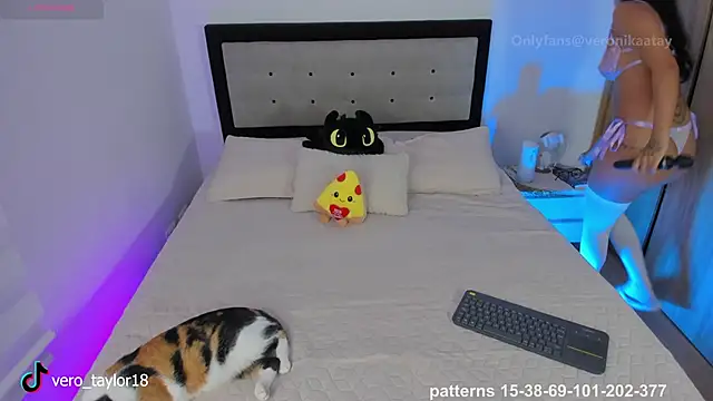 veronica taylor1 online show from February 2026 09:19:02 PM