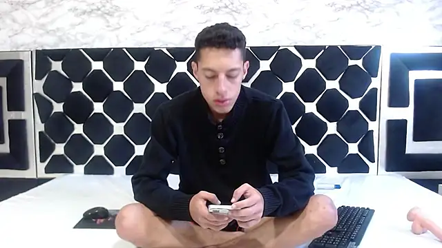 Snapshot of thiago19s chatting on January 2025 06:28:01 PM thiago19s online show from January 2025 06:28:01 PM