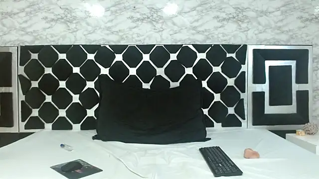 Snapshot of thiago19s chatting on February 2025 09:37:01 PM thiago19s online show from February 2025 09:37:01 PM