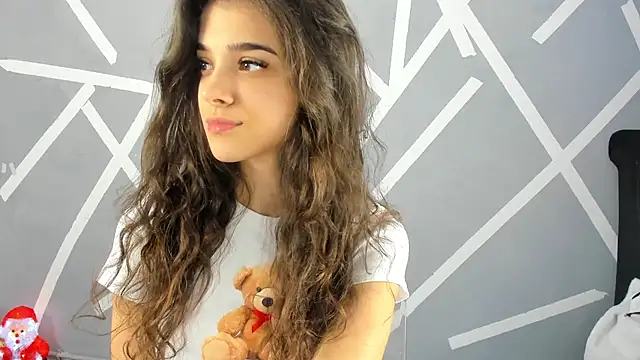 Snapshot of BabyAylin chatting on December 2024 05:38:01 AM BabyAylin online show from December 2024 05:38:01 AM