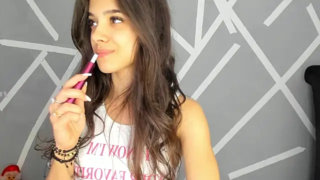 Snapshot of BabyAylin chatting on December 2024 07:15:02 AM BabyAylin online show from December 2024 07:15:02 AM