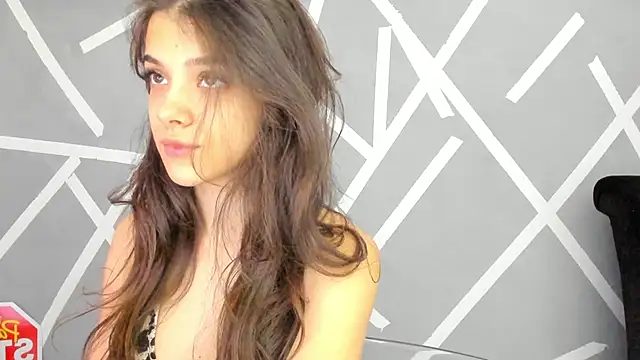 Snapshot of BabyAylin chatting on January 2025 08:03:01 AM BabyAylin online show from January 2025 08:03:01 AM