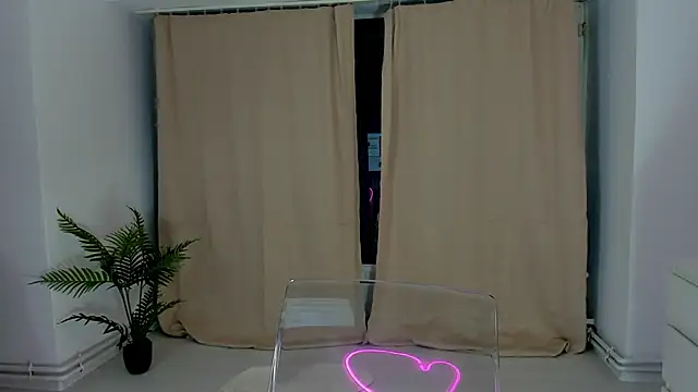 Snapshot of BabyAylin chatting on October 2025 04:20:02 AM BabyAylin online show from October 2025 04:20:02 AM