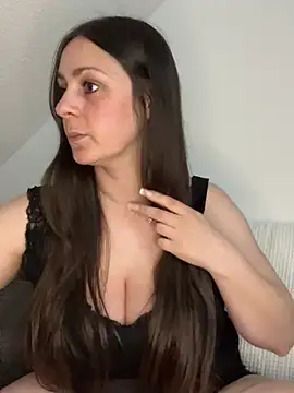 Loella-Rose online show from April 2026 09:48:02 PM