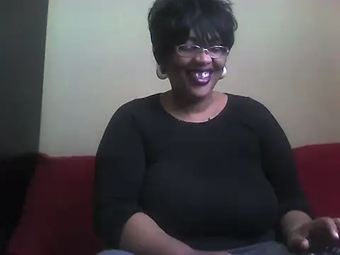 Snapshot of SexxyBoob chatting on November 2025 07:07:01 AM SexxyBoob online show from November 2025 07:07:01 AM