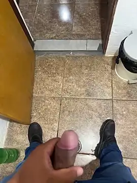 Snapshot of Luizcalado20 chatting on March 2025 02:55:02 AM Luizcalado20 online show from March 2025 02:55:02 AM