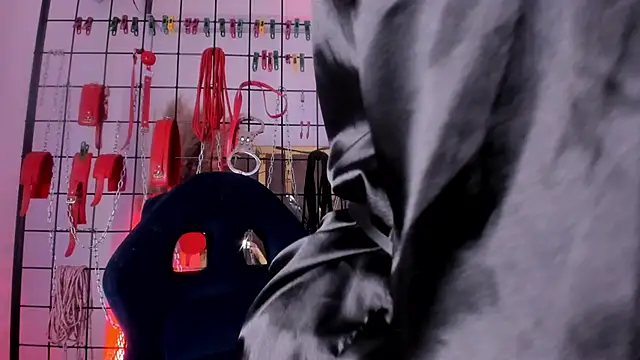 charrlotte quinn online show from January 2025 09:09:01 PM