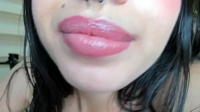 Snapshot of MiaaRose chatting on January 2025 06:43:01 PM MiaaRose online show from January 2025 06:43:01 PM