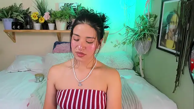 Snapshot of MiaaRose chatting on September 2025 02:44:01 AM MiaaRose online show from September 2025 02:44:01 AM