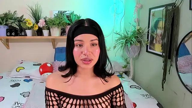 Snapshot of MiaaRose chatting on September 2025 08:58:02 PM MiaaRose online show from September 2025 08:58:02 PM