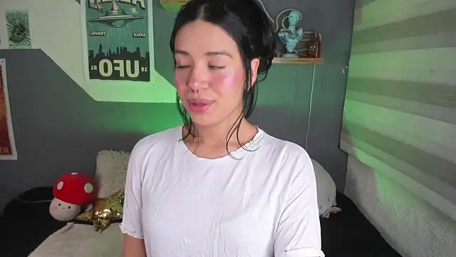 Snapshot of MiaaRose chatting on October 2025 05:22:02 PM MiaaRose online show from October 2025 05:22:02 PM