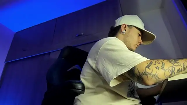 male pussy online show from November 2025 01:51:02 AM