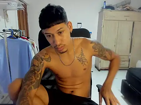 Snapshot of slim_master12 chatting on December 2025 01:57:02 AM slim master12 online show from December 2025 01:57:02 AM