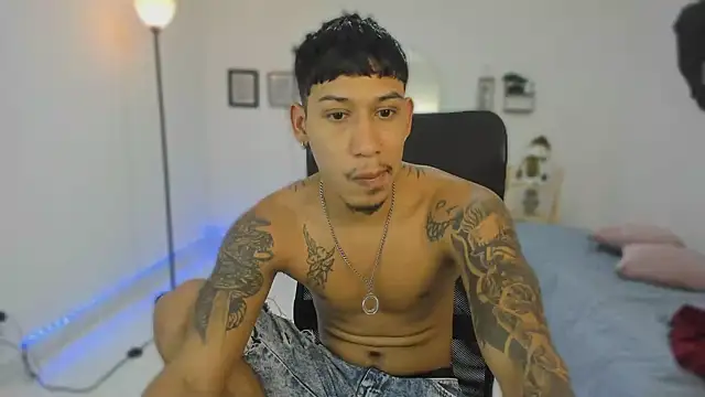 Snapshot of slim_master12 chatting on January 2026 12:24:01 AM slim master12 online show from January 2026 12:24:01 AM