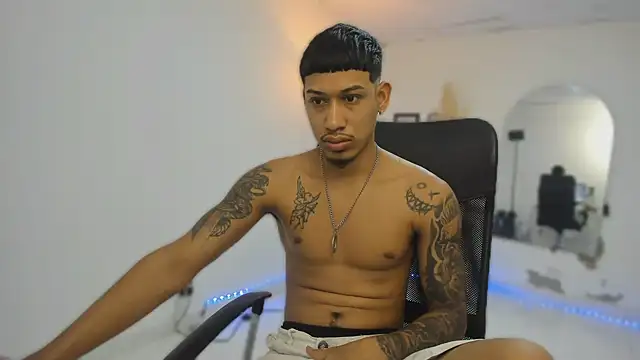 Snapshot of slim_master12 chatting on January 2026 11:48:02 AM slim master12 online show from January 2026 11:48:02 AM