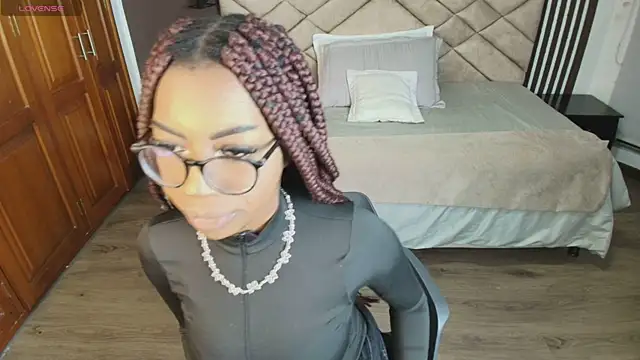 Snapshot of Raquel_jones chatting on February 2025 11:41:02 AM Raquel jones online show from February 2025 11:41:02 AM