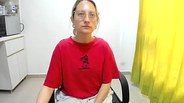 Adele johnsonn1 online show from December 2024 04:40:02 PM