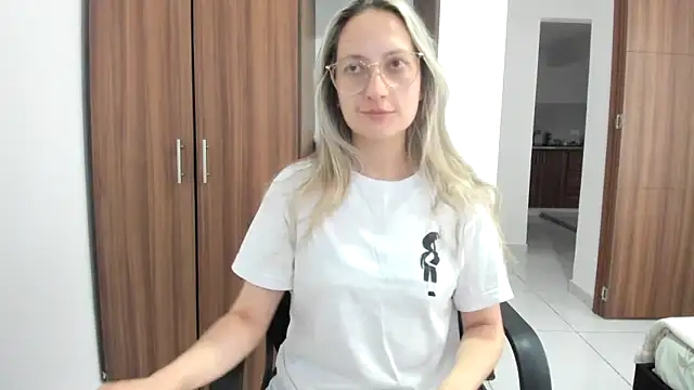 Adele johnsonn1 online show from September 2025 04:40:02 PM