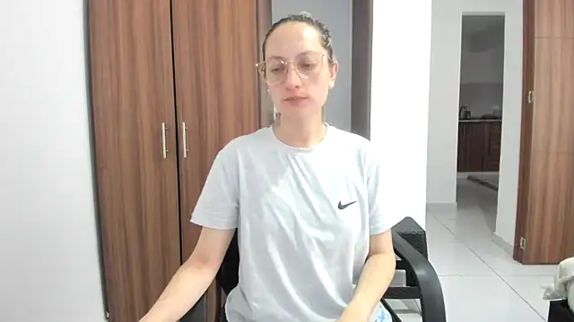 Adele johnsonn1 online show from September 2025 02:51:01 PM