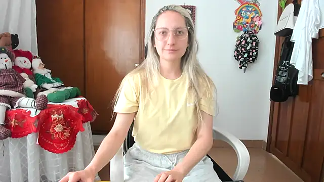 Adele johnsonn1 online show from November 2025 03:45:01 PM