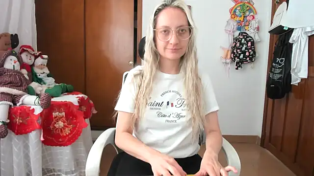 Adele johnsonn1 online show from December 2025 03:54:01 PM