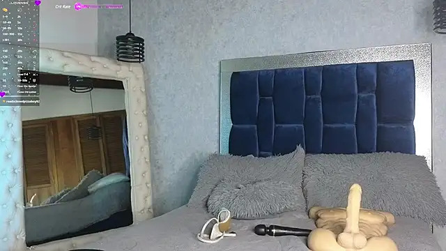 SaraWilliamss  online show from December 2024 01:06:01 PM