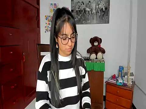 Isabellaa22 1 online show from December 2024 06:31:02 PM