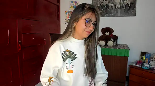 Isabellaa22 1 online show from January 2025 01:45:02 PM