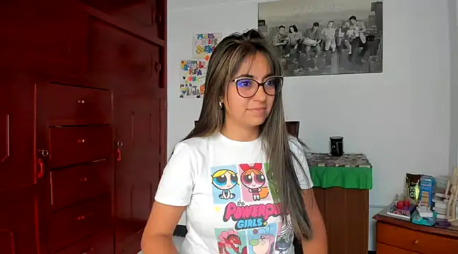 Isabellaa22 1 online show from January 2025 06:21:01 PM