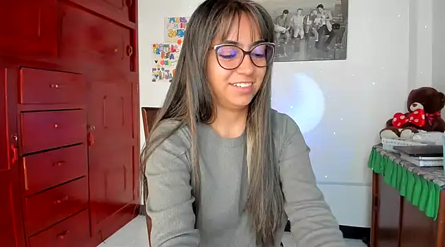 Isabellaa22 1 online show from February 2025 01:33:02 PM