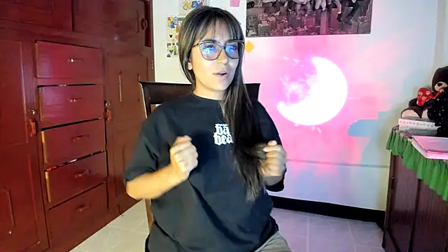 Isabellaa22 1 online show from February 2025 10:30:01 PM