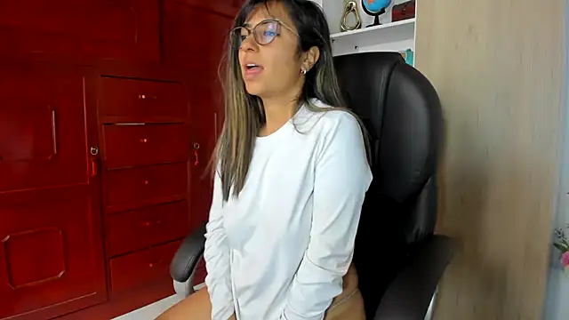 Isabellaa22 1 online show from June 2026 03:27:02 PM