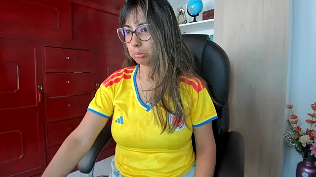 Isabellaa22 1 online show from June 2026 06:50:01 PM