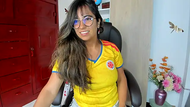 Isabellaa22 1 online show from July 2026 05:08:01 PM