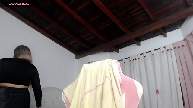 Snapshot of milk_cow_ chatting on October 2025 06:21:02 AM milk cow online show from October 2025 06:21:02 AM