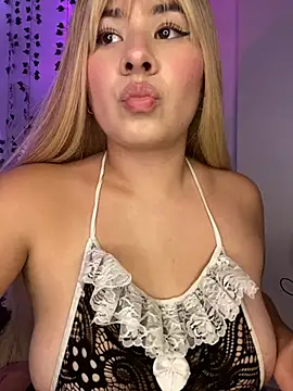 Snapshot of Grecia_21 chatting on December 2024 07:19:02 PM Grecia 21 online show from December 2024 07:19:02 PM